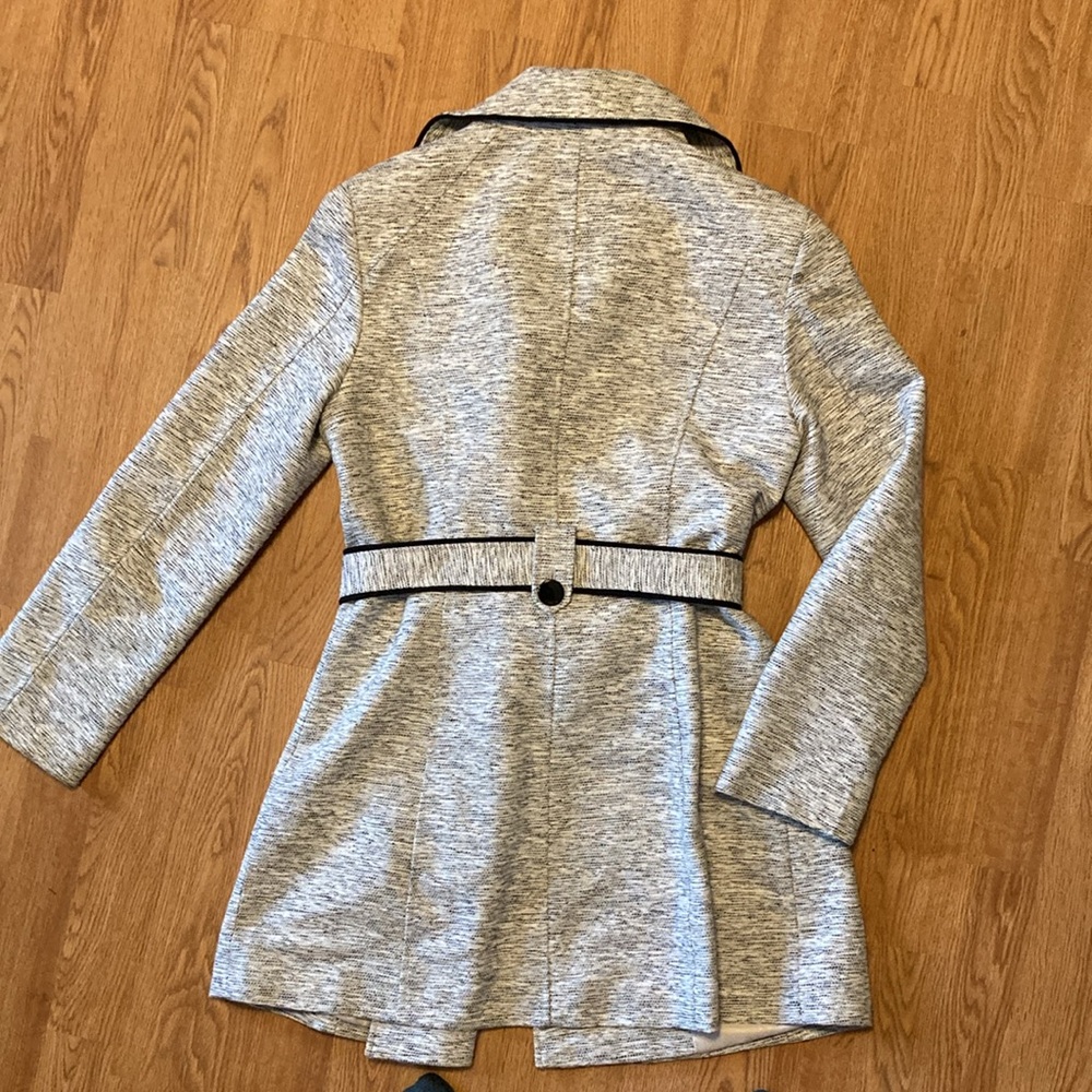 GUESS Double Breasted Trench Coat with removable belt - Picture 5 of 10